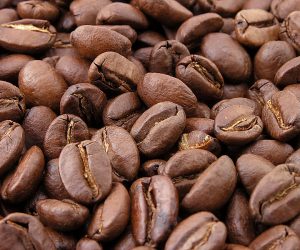 Roasted_coffee_beans